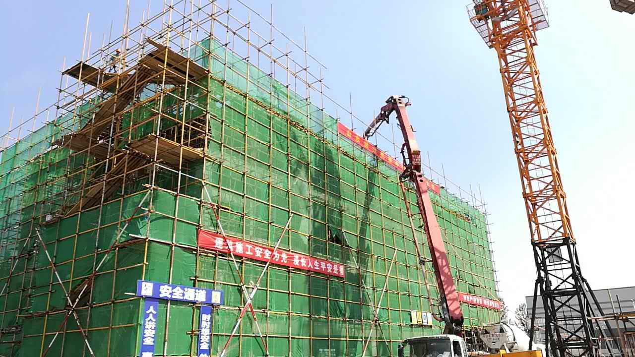 深蓝（lán）机器新（xīn）办公楼封顶
